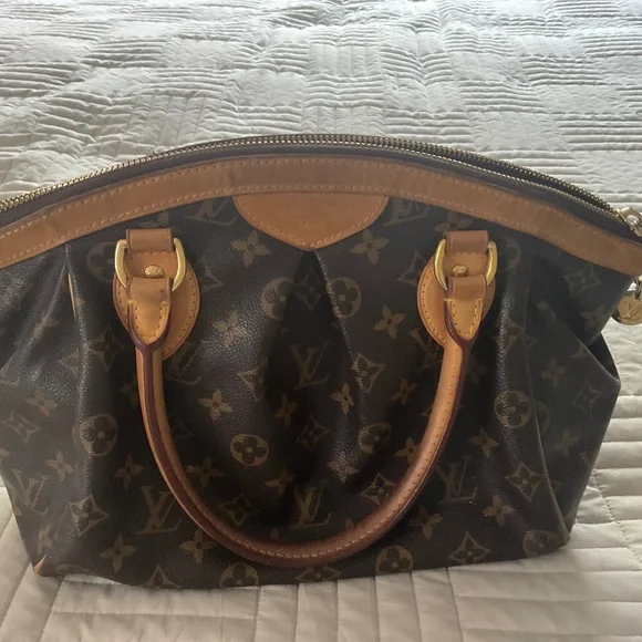 Authentic Louis Vuitton Handbag - Monogram - Picture 1 of 7